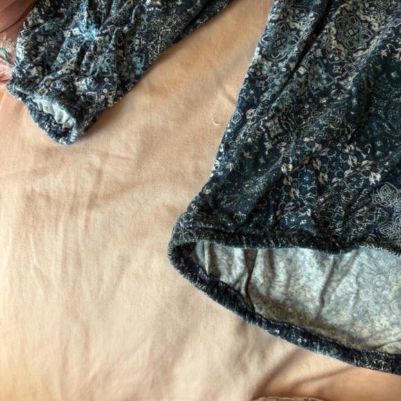 Loose and comfy knit fabric blouse - Picture 2 of 5